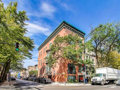 (Undisclosed Address), Chicago, IL, 60610