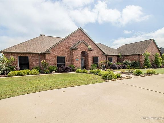 2nd image of 1159 W Oaklawn Dr