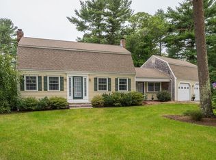 2 Surrey Dr, Plymouth, MA 02360