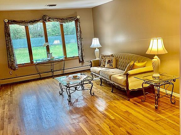 4th image of 66 Merrivale Dr