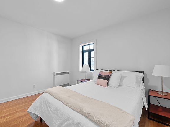 3rd image of 451 E Town St #103