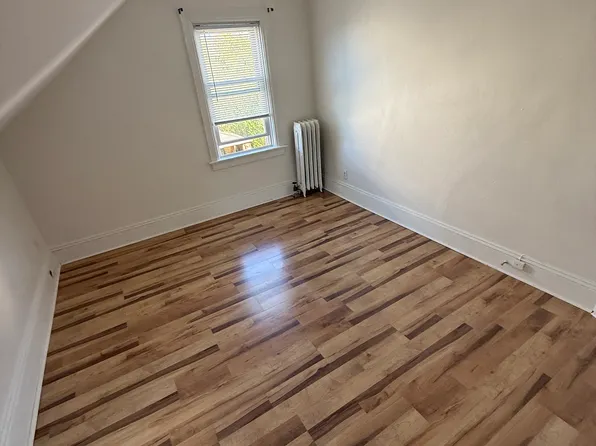 23 Denver Ave, Cranston, RI 02905