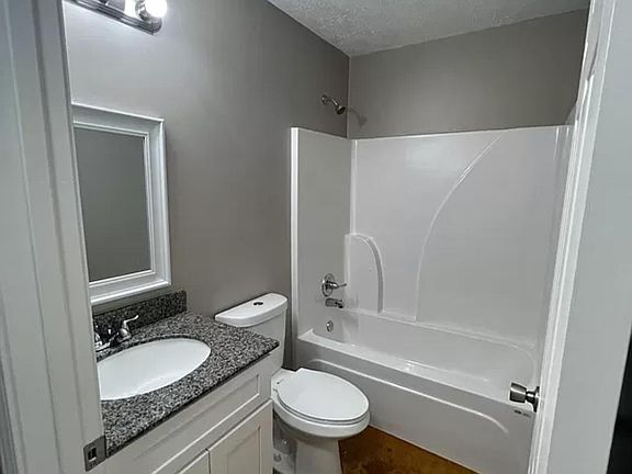 5th image of 2820 Hinton Dr #A