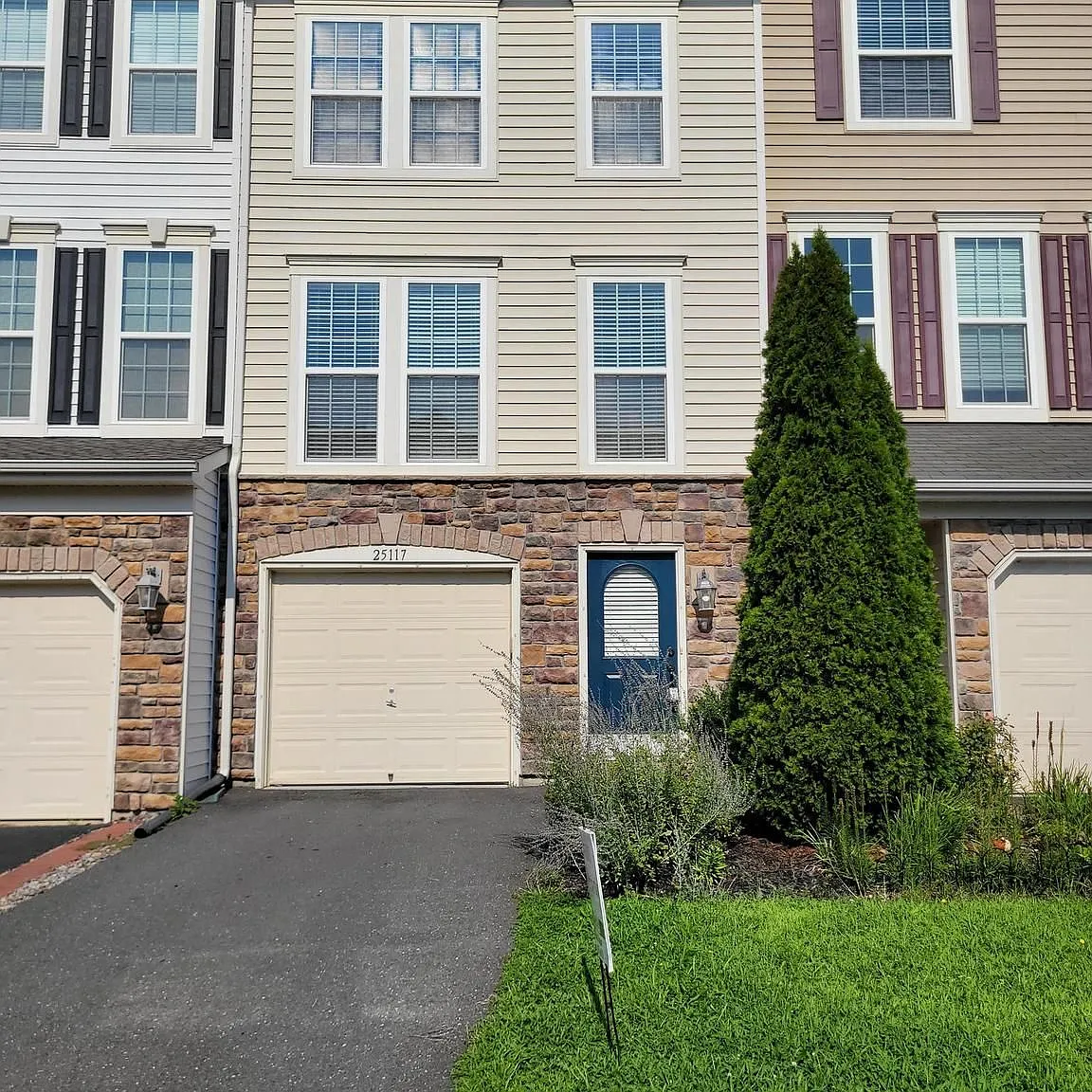 4 bed, 3.0 bath, 1538 sqft, $2,800 — Photo 1
