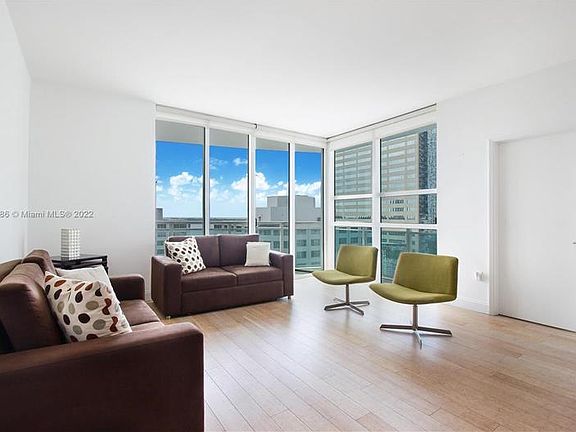 4th image of 950 Brickell Bay Dr APT 1911