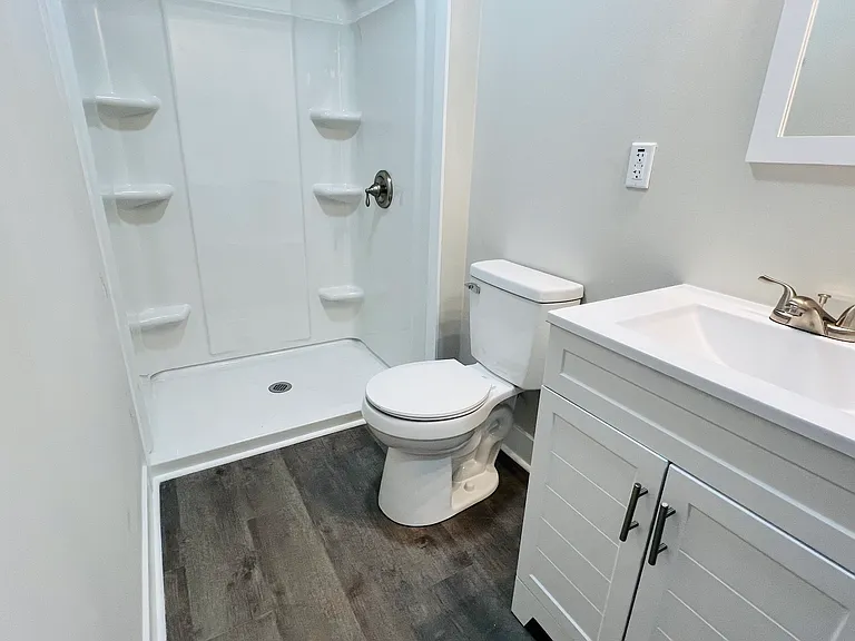 110 E Dewey St — Photo 22