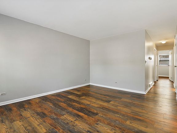 4th image of 903 Oakwood Dr