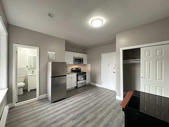 3rd image of 20 Gifford Ave #24E