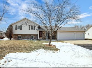 1248 Deer Haven Dr, Menasha, WI 54952