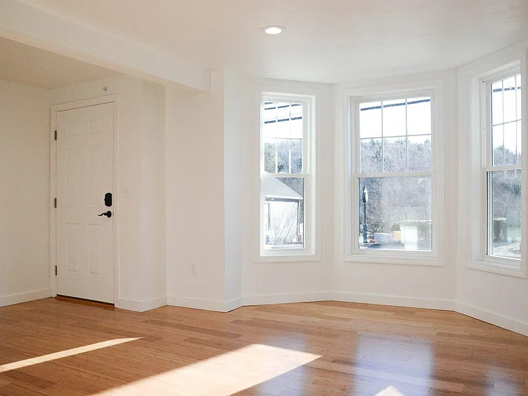 548 Main St #1 — Photo 7