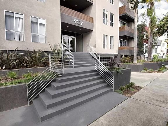 2nd image of 909 N Gardner St APT 101