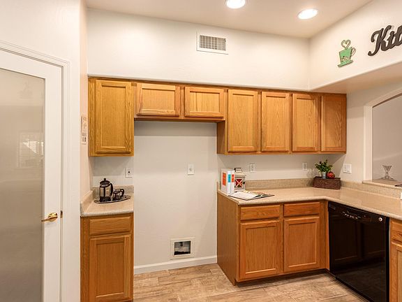 5th image of 1426 E Grovers Ave Unit 3