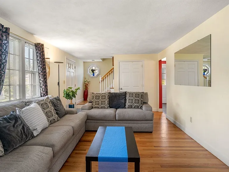 42 Rockland Ave — Photo 15