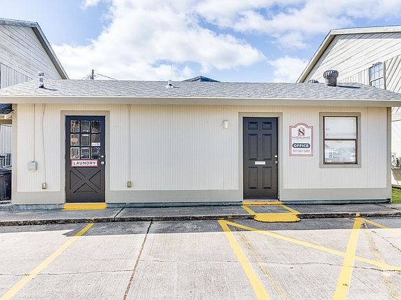 3rd image of 921 Vermillion Sq #404