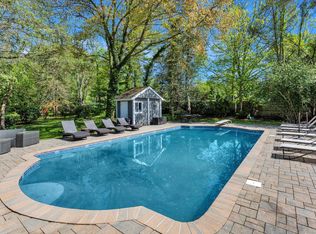 45 Rustic Gate Ln, Dix Hills, NY 11746