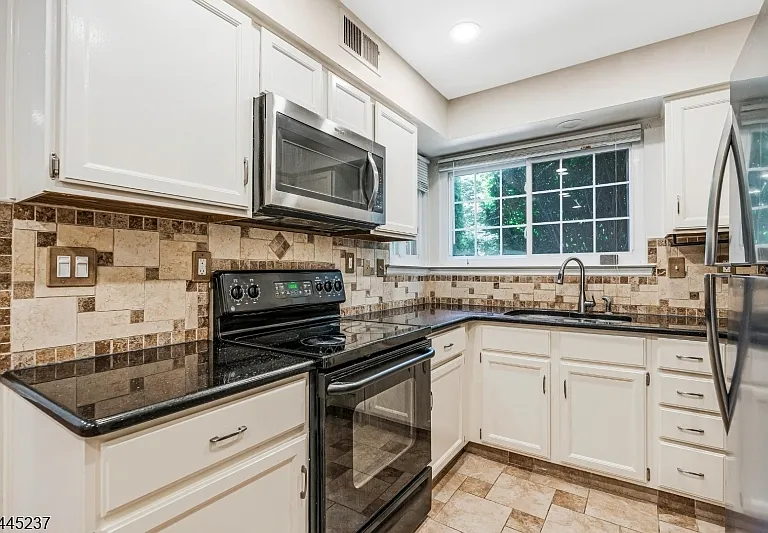3 Tory Ct — Photo 14