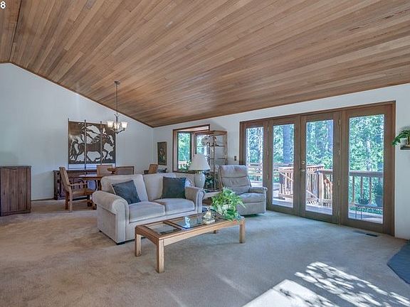 5th image of 26050 Laurelwood Dr