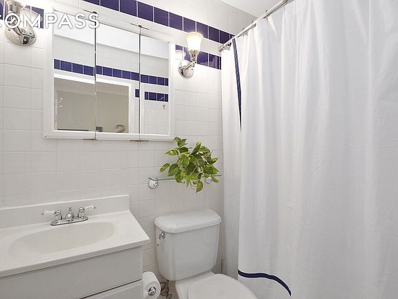 5th image of 35 E 10th St APT 4D