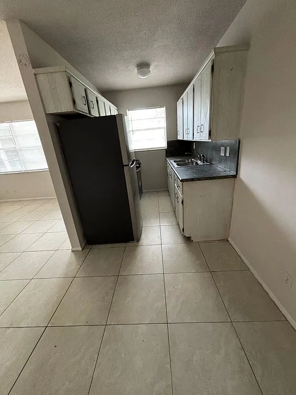 1 bed, 1.0 bath, 750 sqft, $1,600 — Photo 3