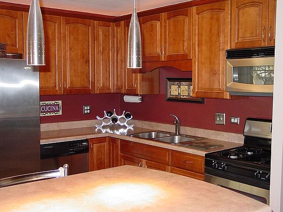 Updated cabinetry/appliances