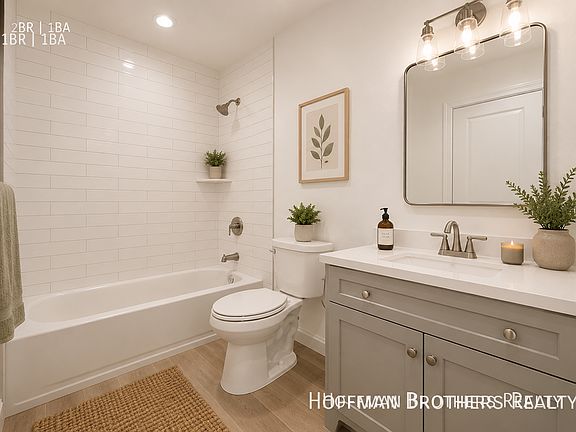 3rd image of 11941 Weddington St APT 105