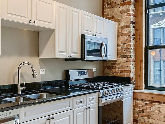5th image of 1801 S Michigan Ave Unit 302
