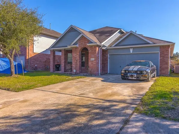 10303 Mills Run Dr, Houston, TX 77070