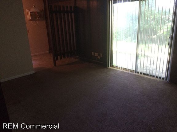 2nd image of 2445 Russell St APT 03