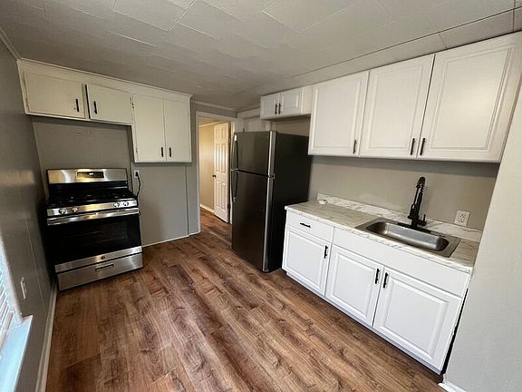 3rd image of 14 Beechwood St