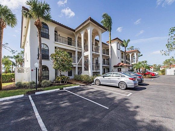 1st image of 265 Deerwood Cir APT 8