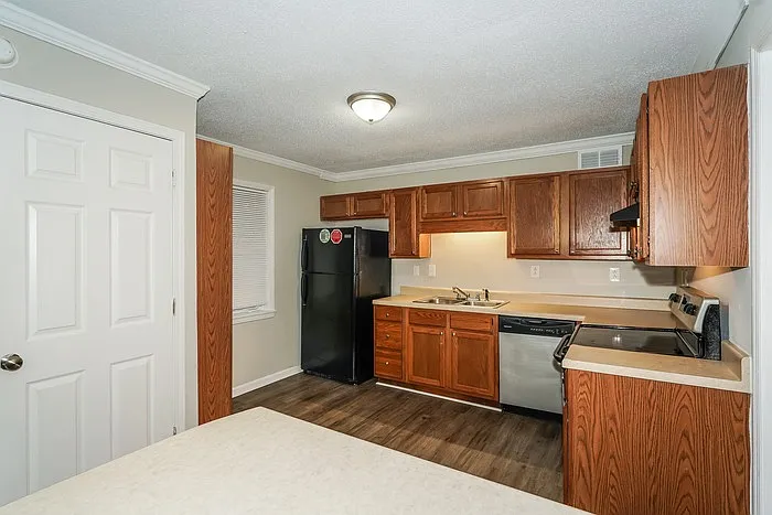 223 Rebecca Ln — Photo 6
