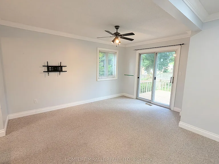 19 Wallace Dr — Photo 7
