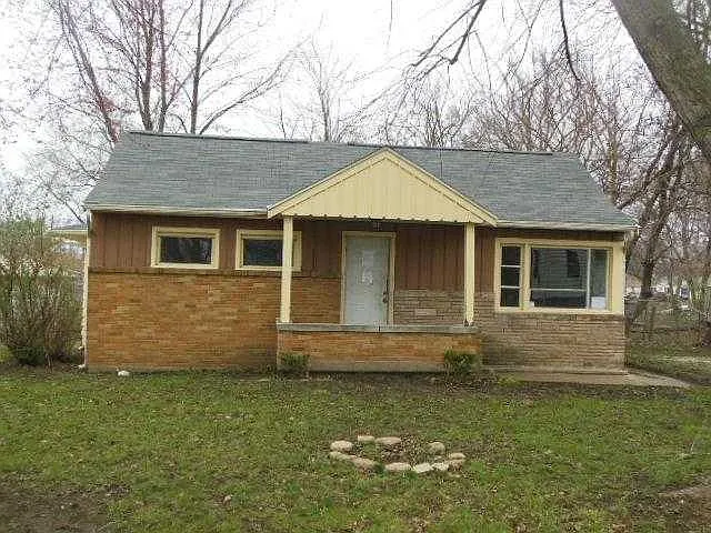 3113 W Augustana Ave photo 1