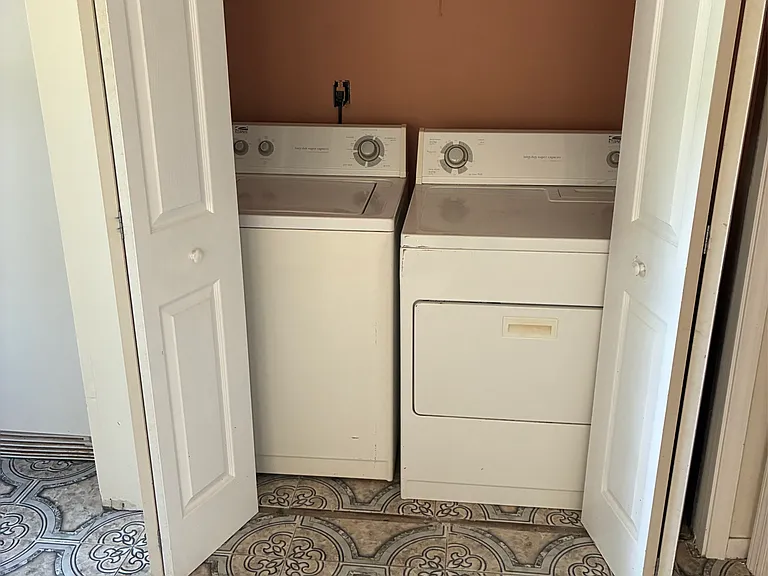 7328 Chaucer Ct — Photo 14