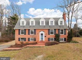 1919 Kenbar Ct, Mc Lean, VA 22101