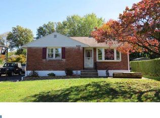 3665 Round Meadow Ln, Hatboro, PA 19040
