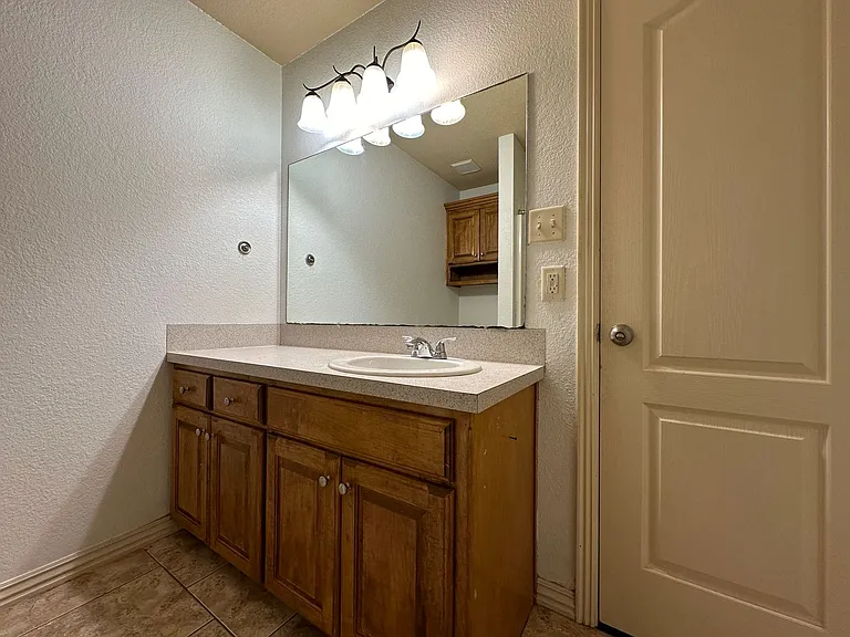 612 Windbrook Ct — Photo 28