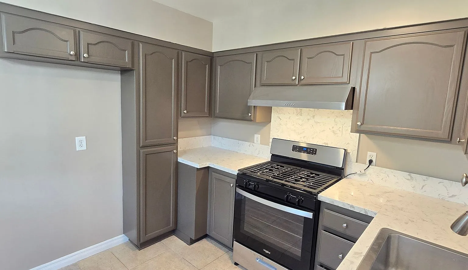 405 S Kroeger St — Photo 3