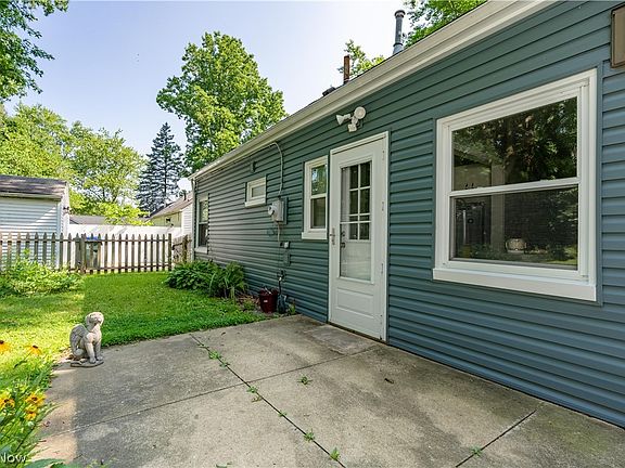 4th image of 2256 E Bailey Rd