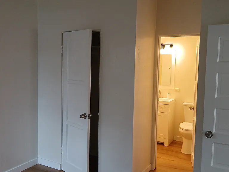 2922 Upshur St — Photo 7