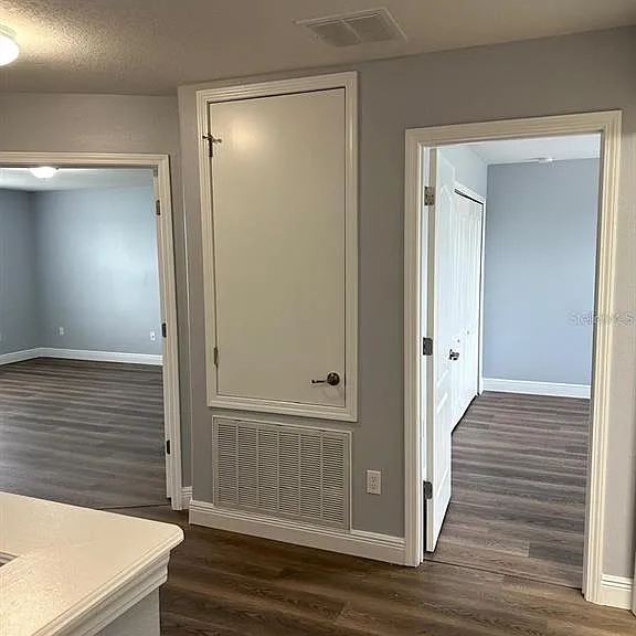 1900 Thetford Cir — Photo 15