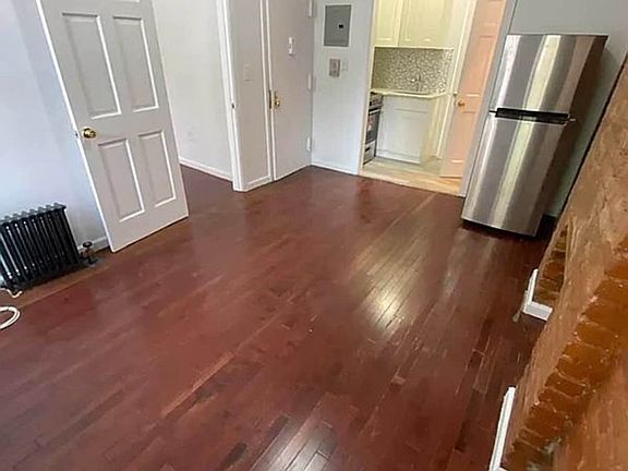 3rd image of 1743 Lexington Ave APT 6