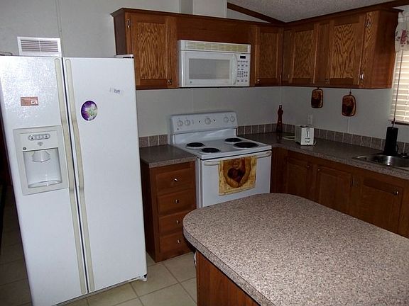 4th image of 39082 Holly Hill Dr