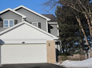 900 Garrett St, Westmont, IL 60559