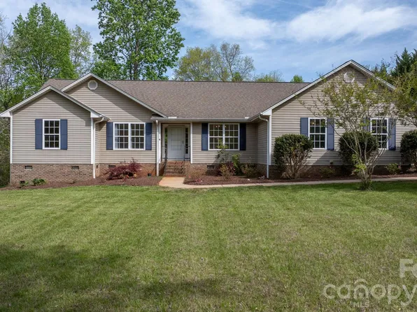 180 Cherry Blossom Ln, Stony Point, NC 28678