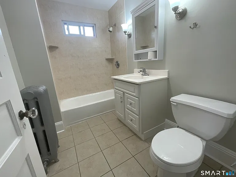 1127 W Broad St — Photo 22
