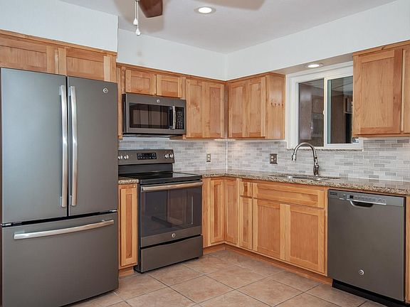 3rd image of 1593 E Ocotillo Ct