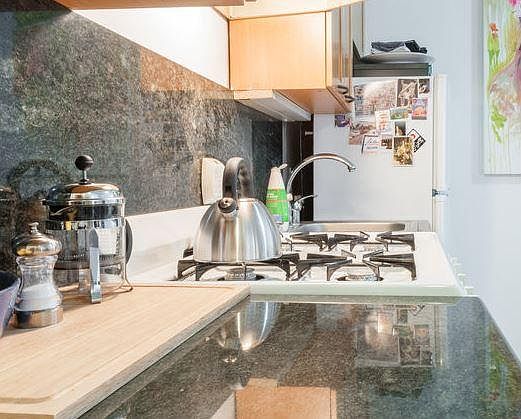 3rd image of 129 Mulberry St APT 3A