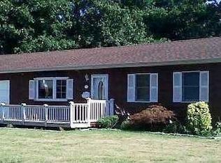 2 James St, Islip, NY 11751