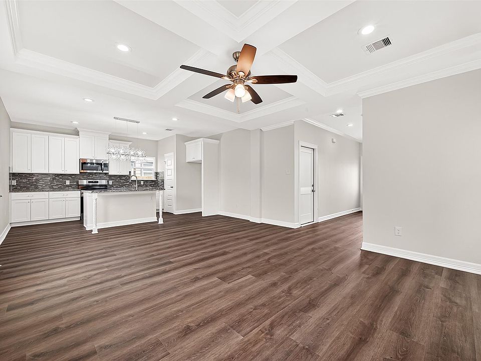 1st image of 422 S 4th St